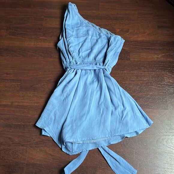 Sky blue shoulder top - Picture 3 of 3